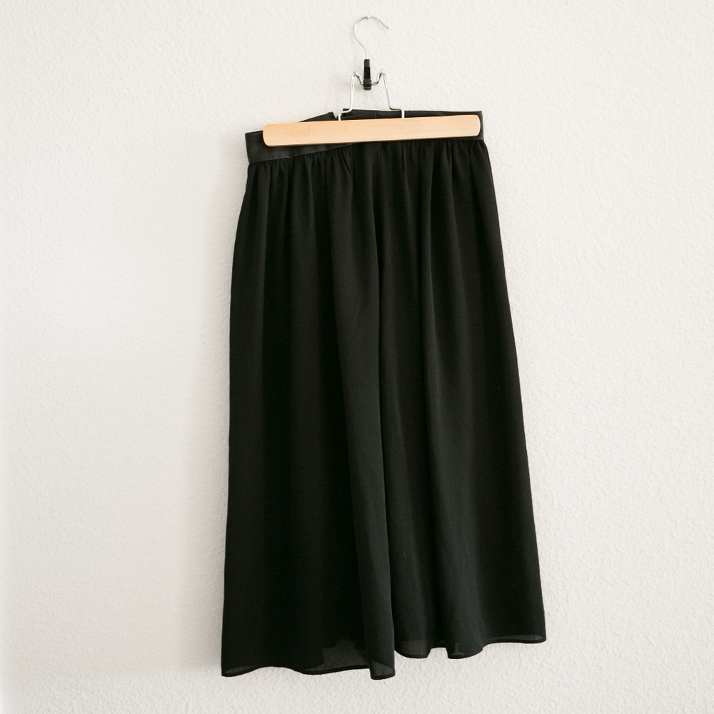 Midi Lightweight Black skirt